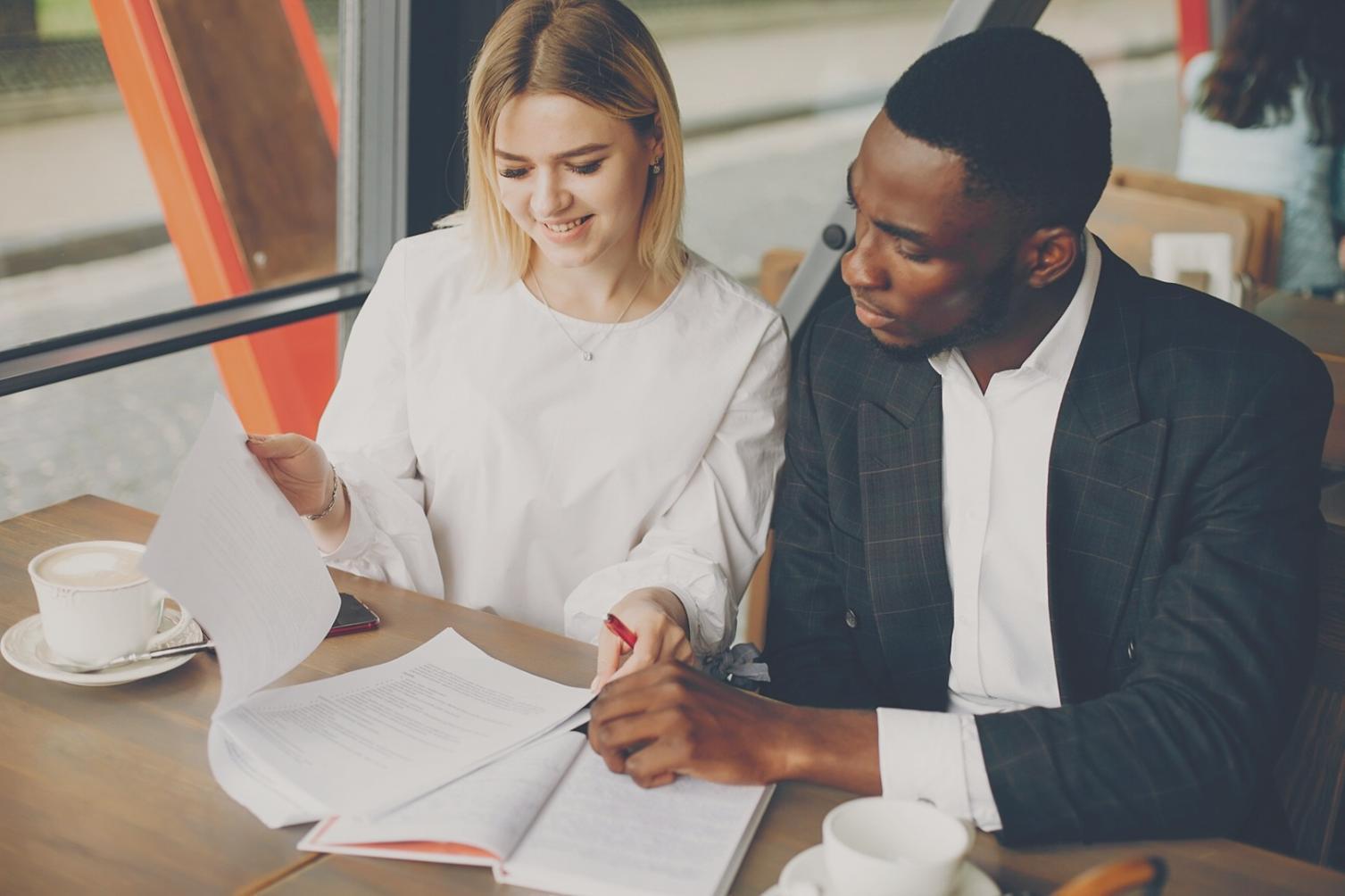 Ambiente de trabalho organizado com planeamento financeiro